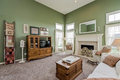 008-Living_Room-1677094-small