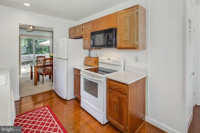 10 Sunnyside Ct, Gaithersburg, MD 20877 - photo 7