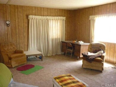 LIVING ROOM W/CARPET FLOORING