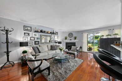 32 Exeter Ct unit 102B, Naperville, IL 60565 - photo 3