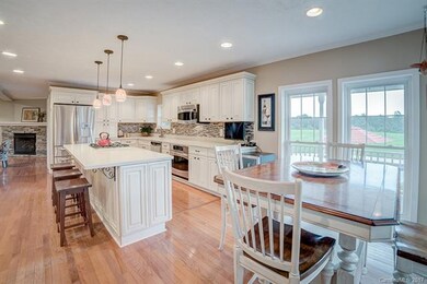 Sparkling clean, light filled kitchen and breakfas