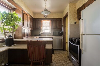 6560 Mackenzie Rd, North Olmsted, OH 44070 - photo 6