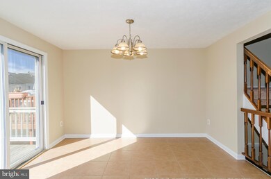 19037 Partridge Wood Dr, Germantown, MD 20874 - photo 5