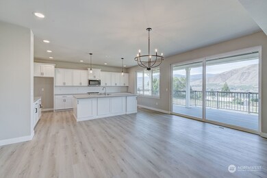 658 S Juli Ave, East Wenatchee, WA 98802 - photo 2