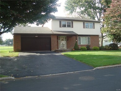 1300 Walnut Ln, Macungie, PA 18062 - photo 2