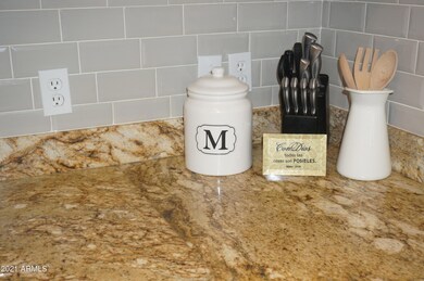 Counter Top:Back Splash