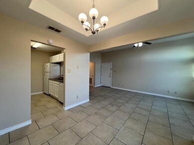 2720 Camelot Dr unit 302, Laredo, TX 78041 - photo 5