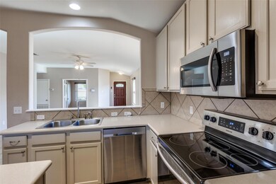 12000 Gaelic Dr, Austin, TX 78754 - photo 5