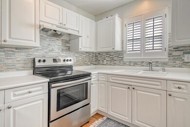Beachy kitchen
