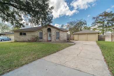 607 Francis Ct, League City, TX 77573 - photo 2