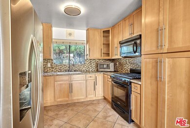 20807 Roscoe Blvd unit 1, Winnetka, CA 91306 - photo 2