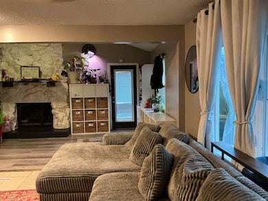 307 W Mill Rd, Evansville, IN 47710 - photo 3