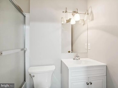 9723 Hagel Cir unit B, Lorton, VA 22079 - photo 5