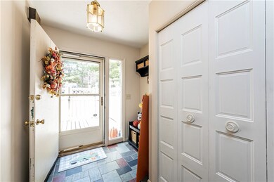 204 Williamsburg Ln unit 204, Export, PA 15632 - photo 6