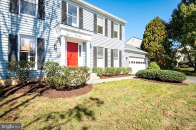 13142 Tuckaway Dr, Herndon, VA 20171 - photo 3