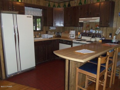 800 Cherry Ct, Hawley, PA 18428 - photo 3