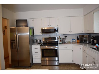 Kitchen appliances included