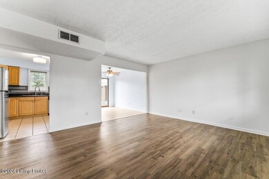 143 Mary Dr, Mount Washington, KY 40047 - photo 3