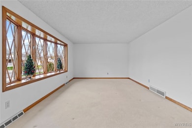 20 Fairoaks Ln, Buffalo, NY 14227 - photo 4