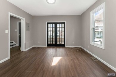 31 Halstead St, Newark, NJ 07106 - photo 3
