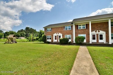 327 Richlands Ave unit 3, Jacksonville, NC 28540 - photo 3