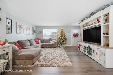 7906 Deer Crossing Dr, Plainfield, IL 60586 - photo 2