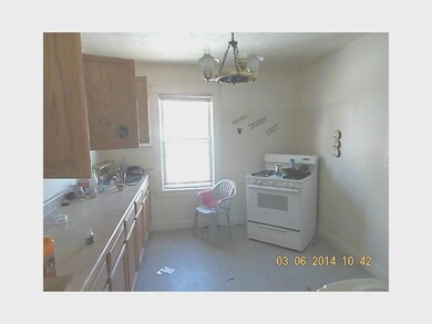 16 Aetna St, Central Falls, RI 02863 - photo 5