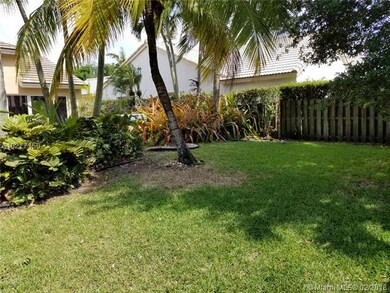 2903 E Abiaca Cir, Davie, FL 33328 - photo 5