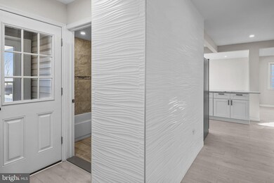 121 Goldengate Rd, Levittown, PA 19057 - photo 3