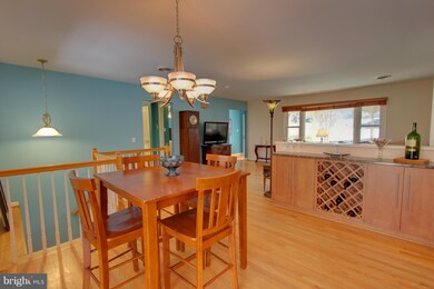 8536 Pineway Dr, Laurel, MD 20723 - photo 7