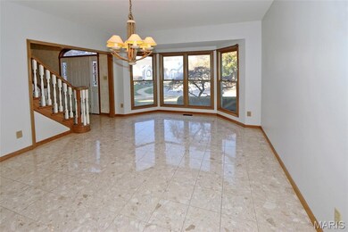 12762 Hezel Ln, Saint Louis, MO 63141 - photo 4