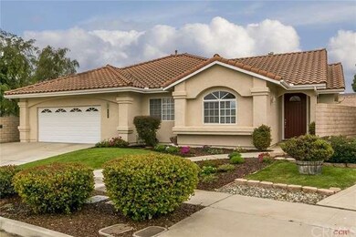 Gorgeous Home With Great Curb Appeal!
