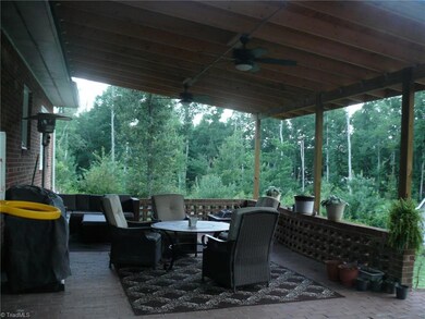 1210 Lindale Dr, Asheboro, NC 27205 - photo 6