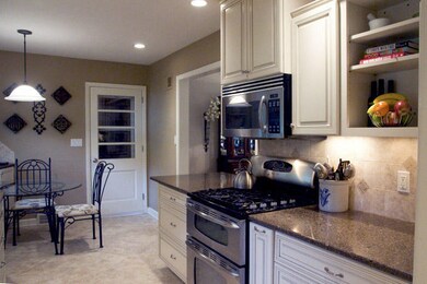 mls 1 Kitchen range side