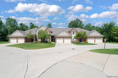 14353 Shadywood Dr, Sterling Heights, MI 48312 - photo 3