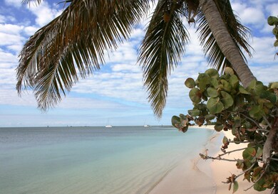 Walk to Sombrero Beach