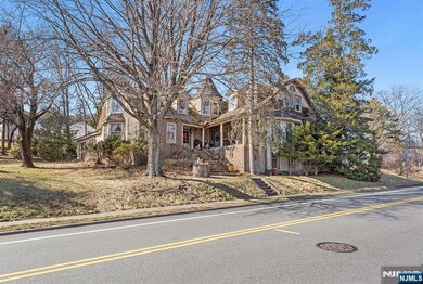 400 Goffle Hill Rd, Hawthorne, NJ 07506 - photo 2