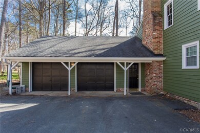 2.5 Car Garage