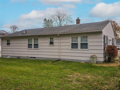 110 Crest Dr, Pawtucket, RI 02861 - photo 4