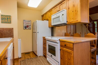 7-4Kitchen(2)
