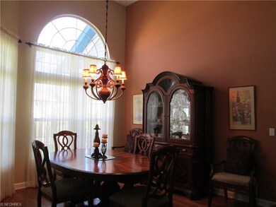 Formal Dining area and room to expand. Great wall 