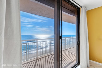 877 N HWY A1A #904 (21)