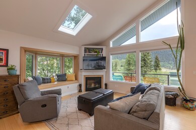 77 Hillside Lane-003-025-Living Room-MLS