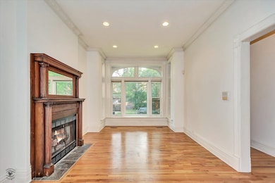 2013 W Evergreen Ave unit 1, Chicago, IL 60622 - photo 2