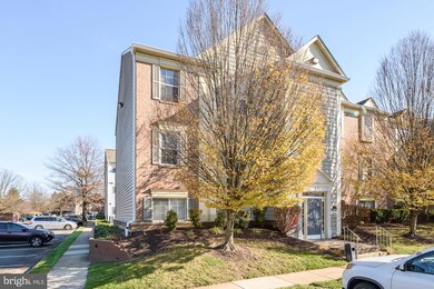 1125 Huntmaster Terrace NE unit 302, Leesburg, VA 20176 - photo 2