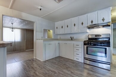 5562 E Alpine Ave-10