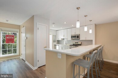 9937 Oakton Terrace Rd, Oakton, VA 22124 - photo 7