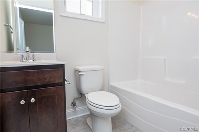Full bath on level 1.
