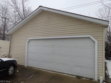 2006 Garage & Drive