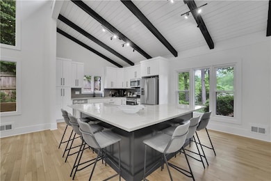 3165 Brookview Dr, Marietta, GA 30068 - photo 3